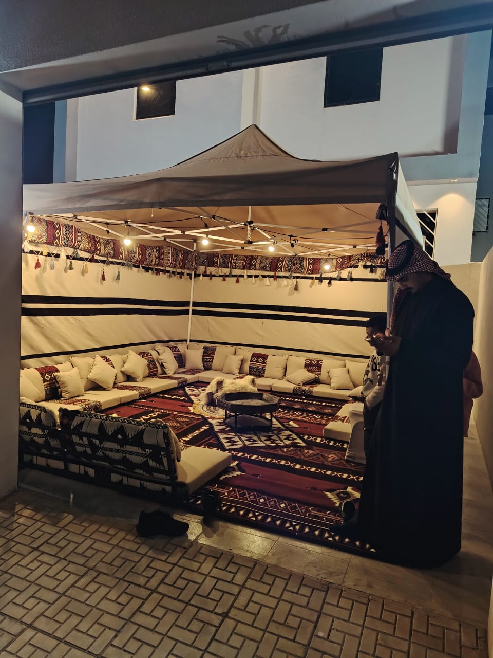 تأجير خيام شعبية بالرياض مع جلسات وفرش تراثي